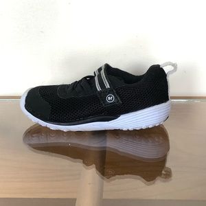 Stride Rite Black Wide-Toe Sneakers Size 5.5